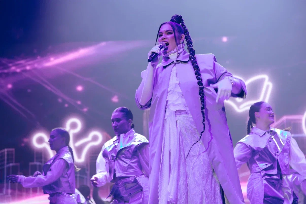 «Когда мне прислали видео, я не поверила»: робот исполнил для Владимира Путина трек певицы ГАЛЕЯ «Когда мне прислали видео, я не поверила»: робот исполнил для Владимира Путина трек певицы ГАЛЕЯ