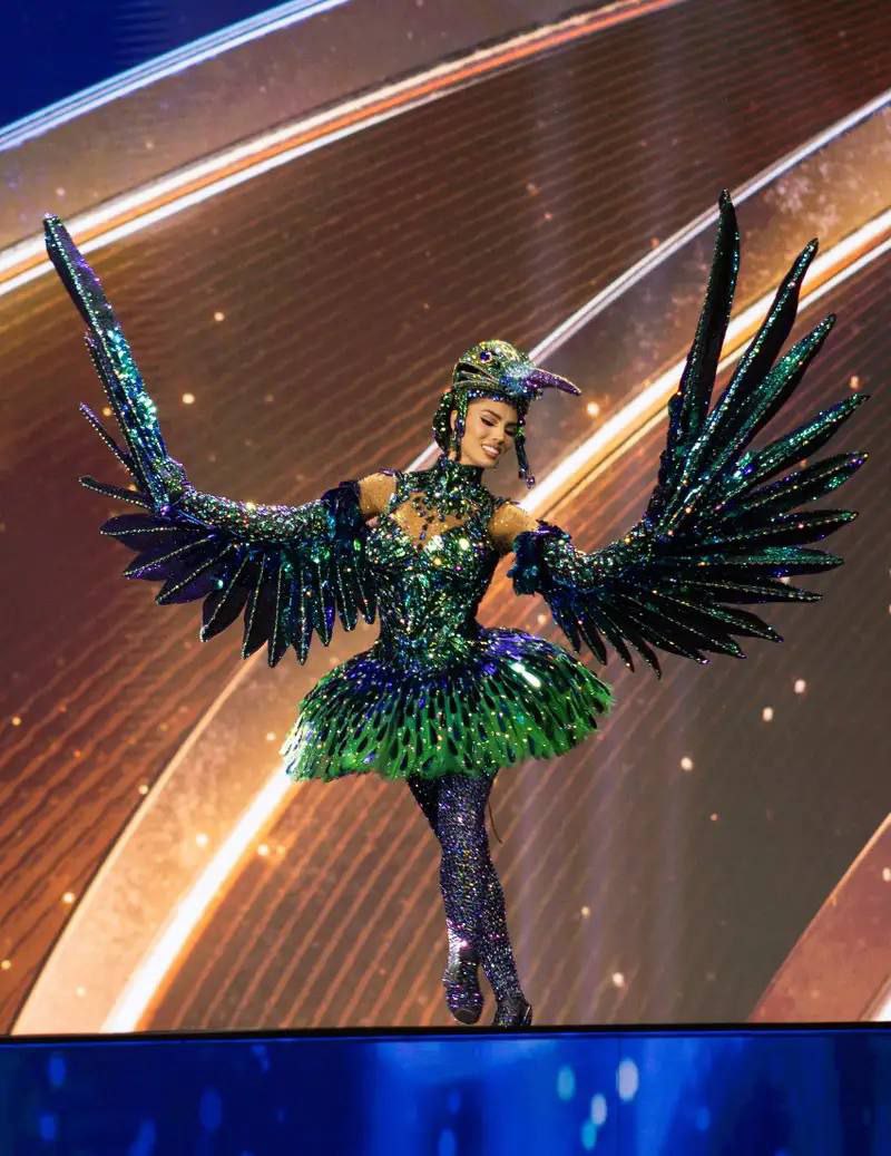 Закончившийся конкурс «Мисс Вселенная» запомнился экстравагантными нарядами участниц и скандалом, обернувшимся победой Закончившийся конкурс «Мисс Вселенная» запомнился экстравагантными нарядами участниц и скандалом, обернувшимся победой