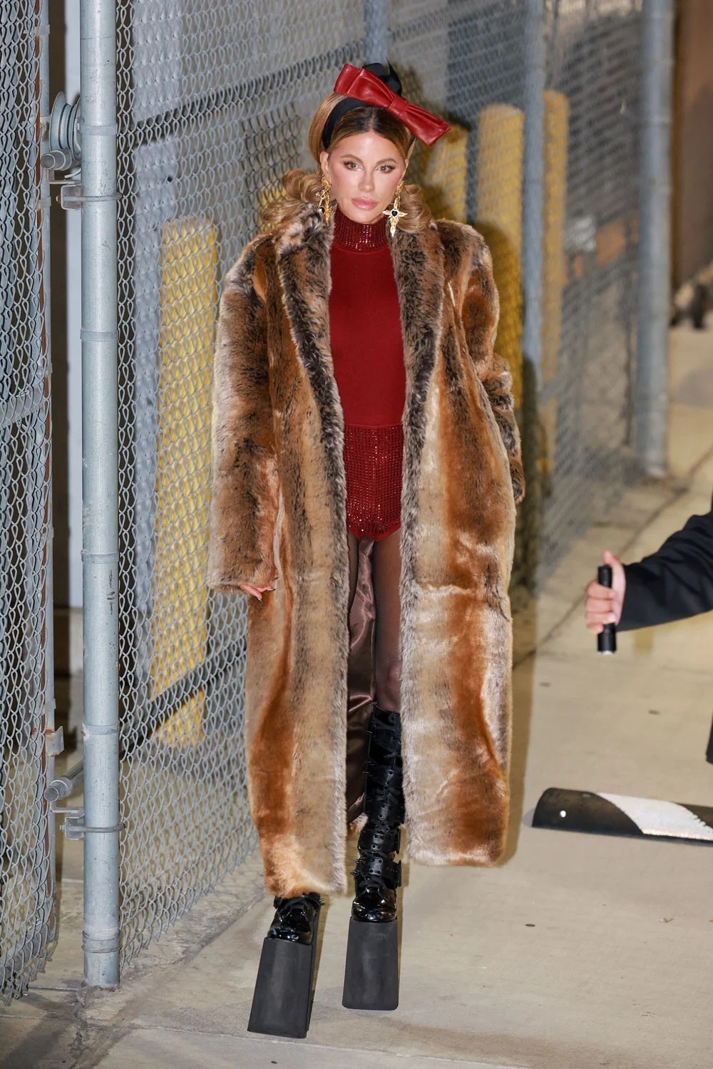 Экстравагантная Кейт Бекинсейл поделилась фантастической историей о том, что её зять несёт яйца Экстравагантная Кейт Бекинсейл поделилась фантастической историей о том, что её зять несёт яйца