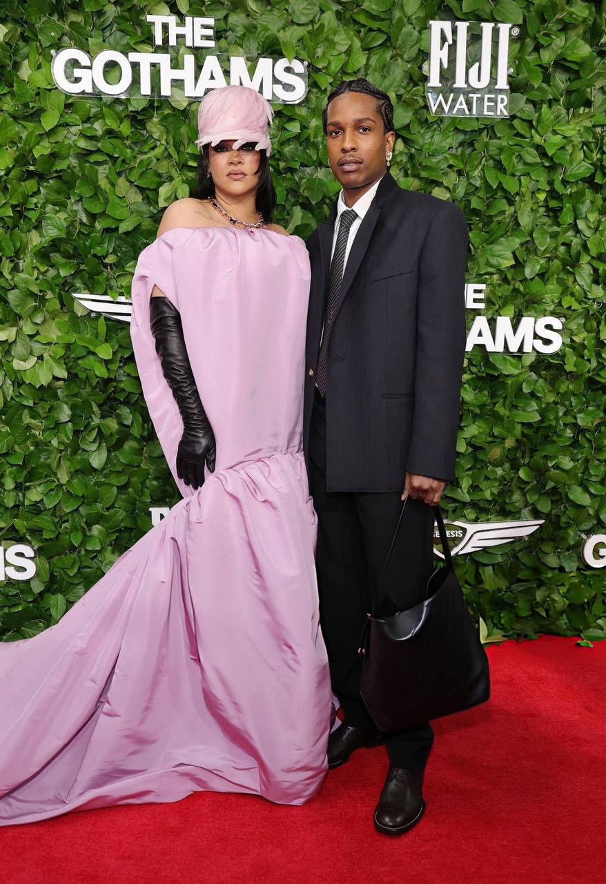 Соблазнительная Эль Фаннинг и нелепая Рианна: в Нью-Йорке состоялось вручение премий Gotham Film Awards