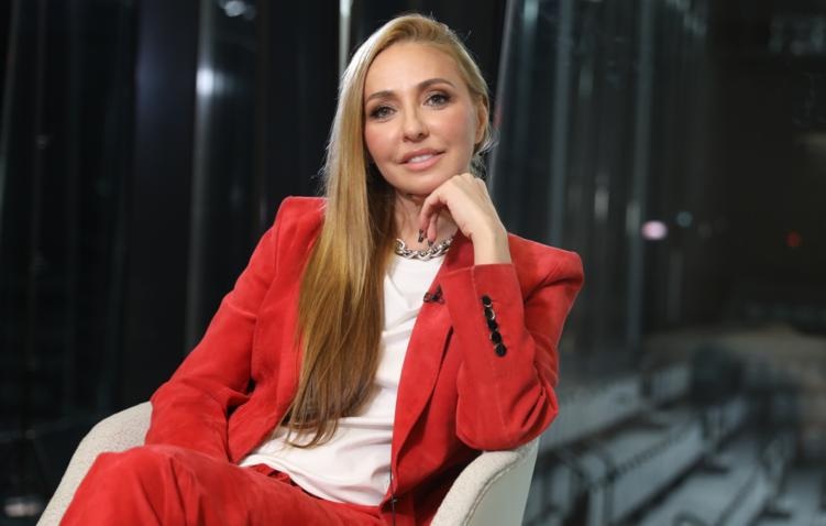 Татьяна Навка встречает новый год с новым лицом