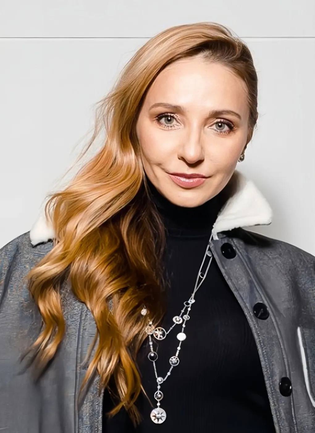 Татьяна Навка встречает новый год с новым лицом 