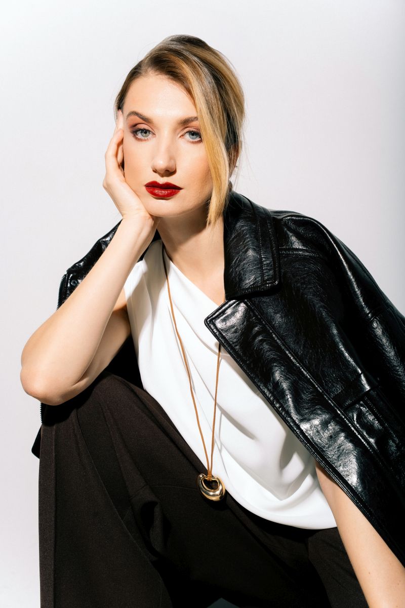 Певица KARISMA презентовала чувственный трек "Не кричу" Певица KARISMA презентовала чувственный трек "Не кричу"