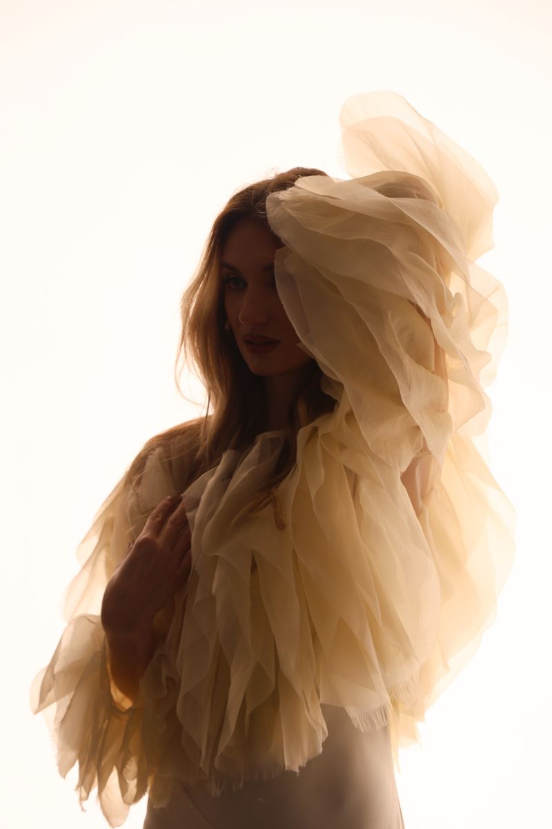 Певица KARISMA презентовала чувственный трек "Не кричу" Певица KARISMA презентовала чувственный трек "Не кричу"