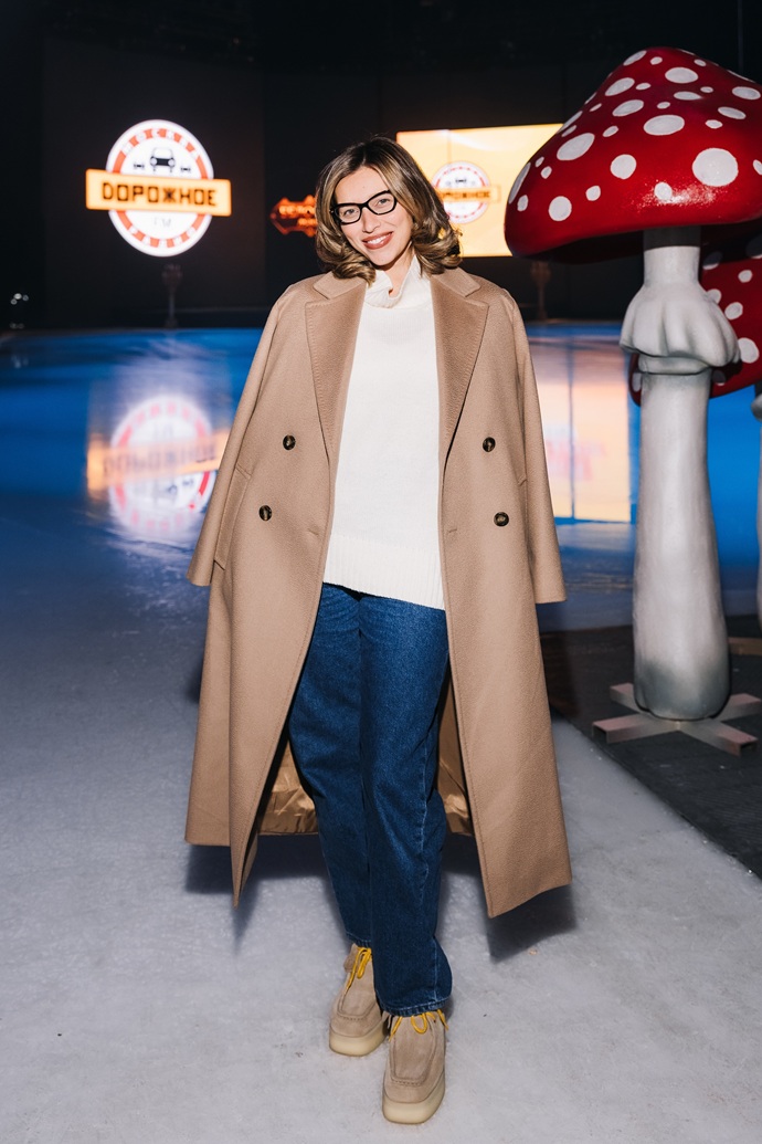 В Москве с аншлагом прошла премьера ледового шоу «Белоснежка» Евгения Плющенко и Яны Рудковской