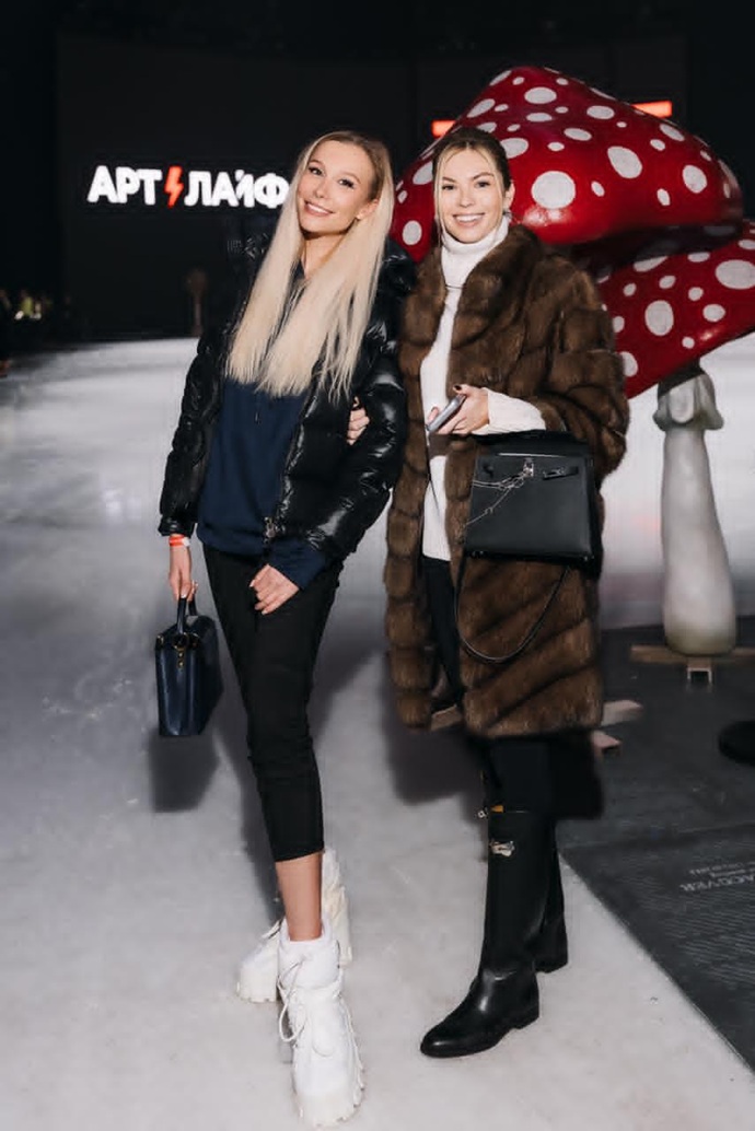 В Москве с аншлагом прошла премьера ледового шоу «Белоснежка» Евгения Плющенко и Яны Рудковской