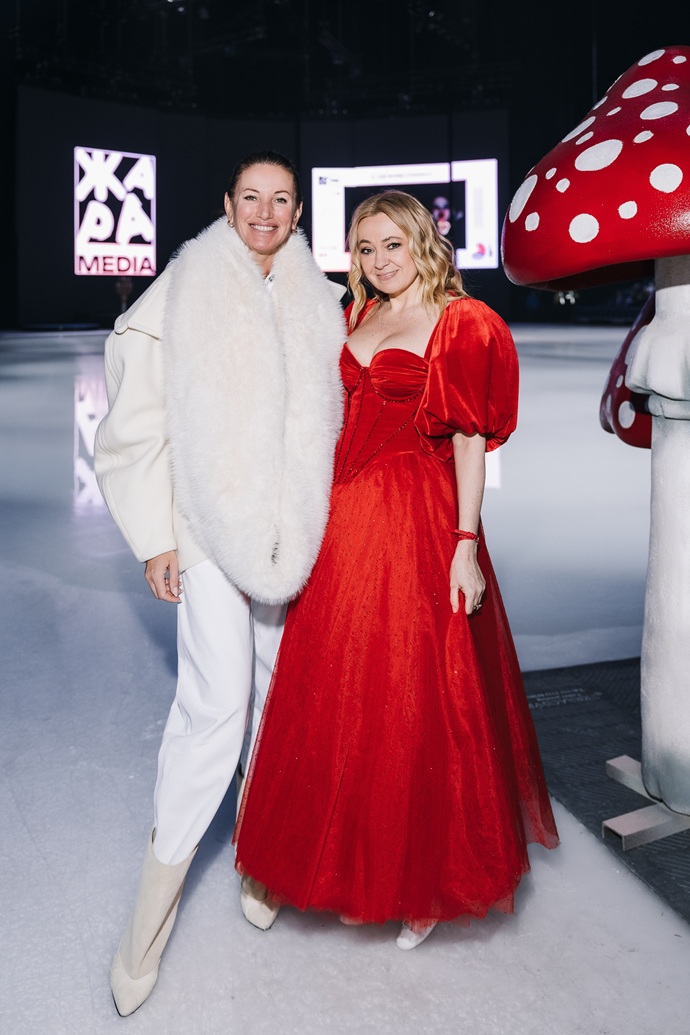 В Москве с аншлагом прошла премьера ледового шоу «Белоснежка» Евгения Плющенко и Яны Рудковской