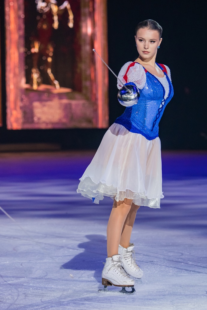 В Москве с аншлагом прошла премьера ледового шоу «Белоснежка» Евгения Плющенко и Яны Рудковской