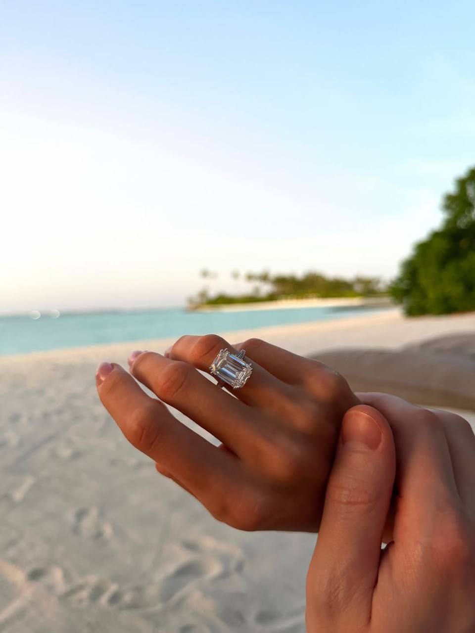 Я сказала ДА: Анастасия Решетова похвасталась помолвочным кольцом