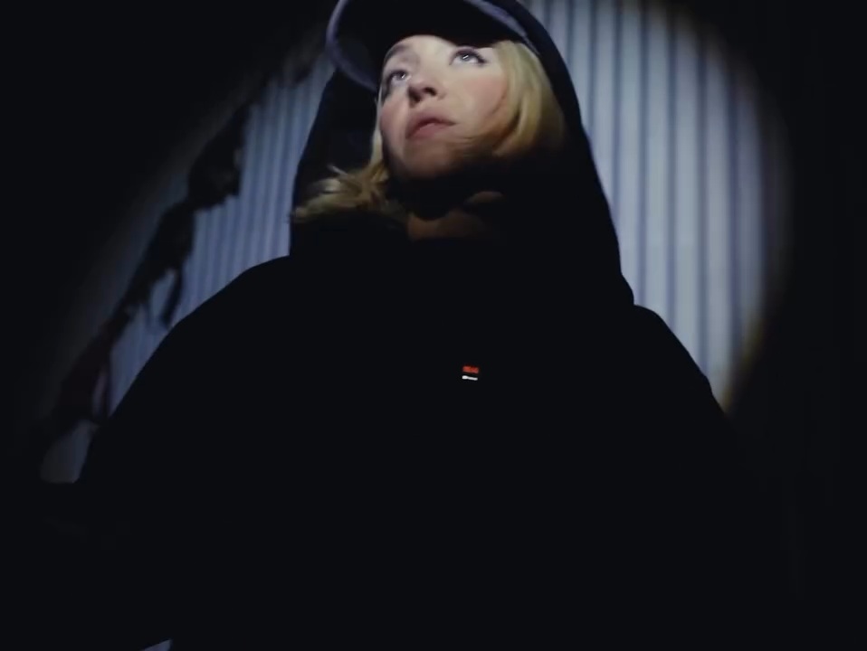 Сидни Суини оригинально анонсировала выход собственной коллекции нижнего белья