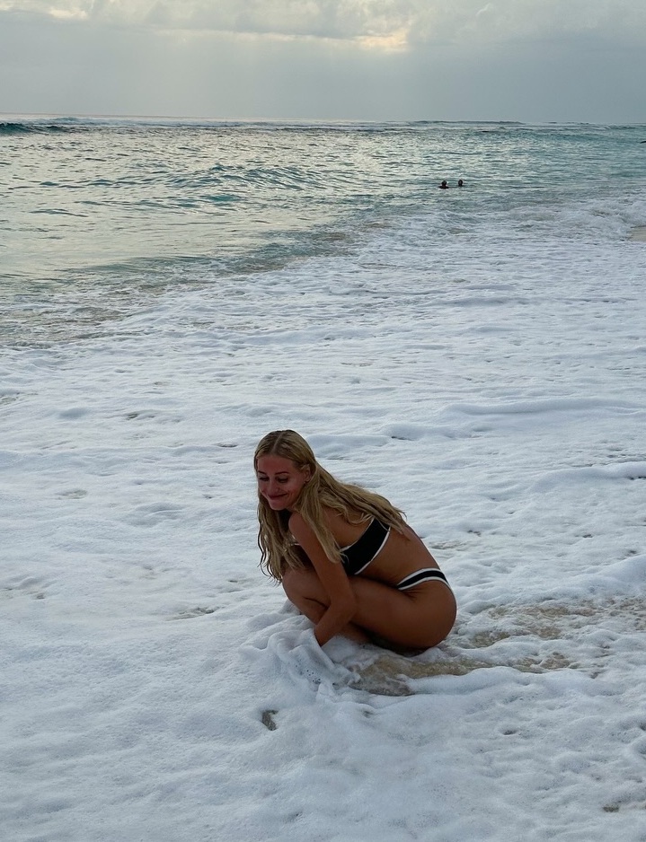 Кристина Асмус не скрывает свой новый роман, но хранит в тайне имя бойфренда Кристина Асмус не скрывает свой новый роман, но хранит в тайне имя бойфренда