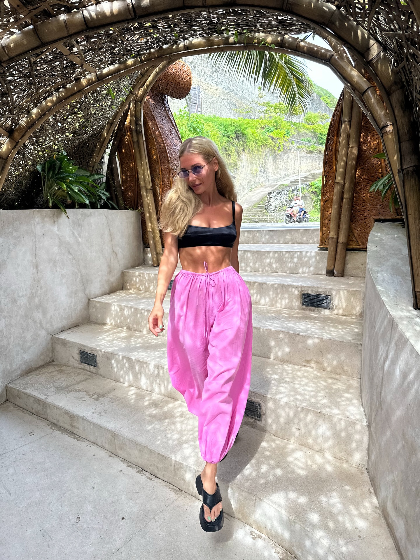 Кристина Асмус не скрывает свой новый роман, но хранит в тайне имя бойфренда Кристина Асмус не скрывает свой новый роман, но хранит в тайне имя бойфренда