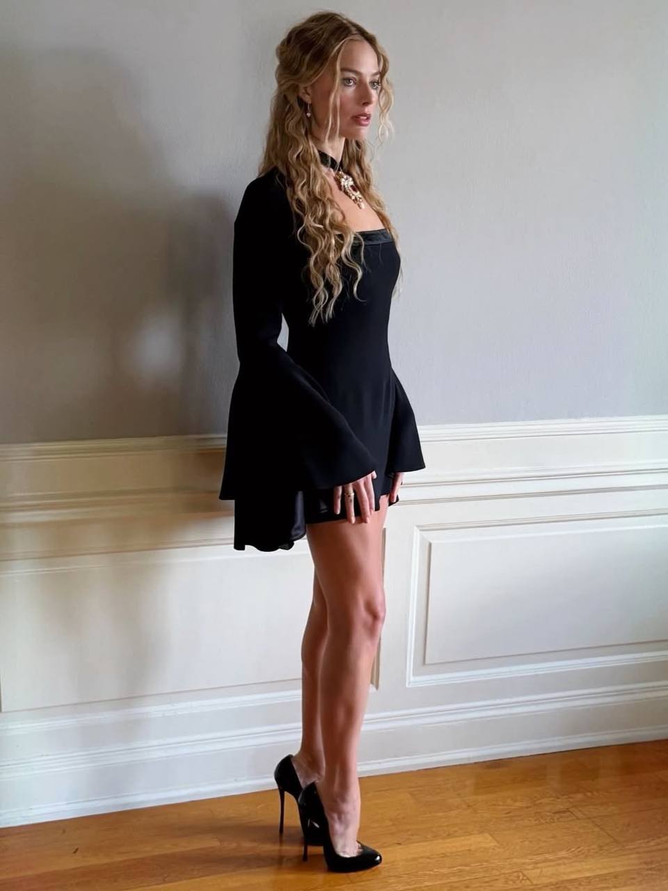 Марго Робби устроила из пресс-тура фильма «Грозовой перевал» яркое реалити-шоу