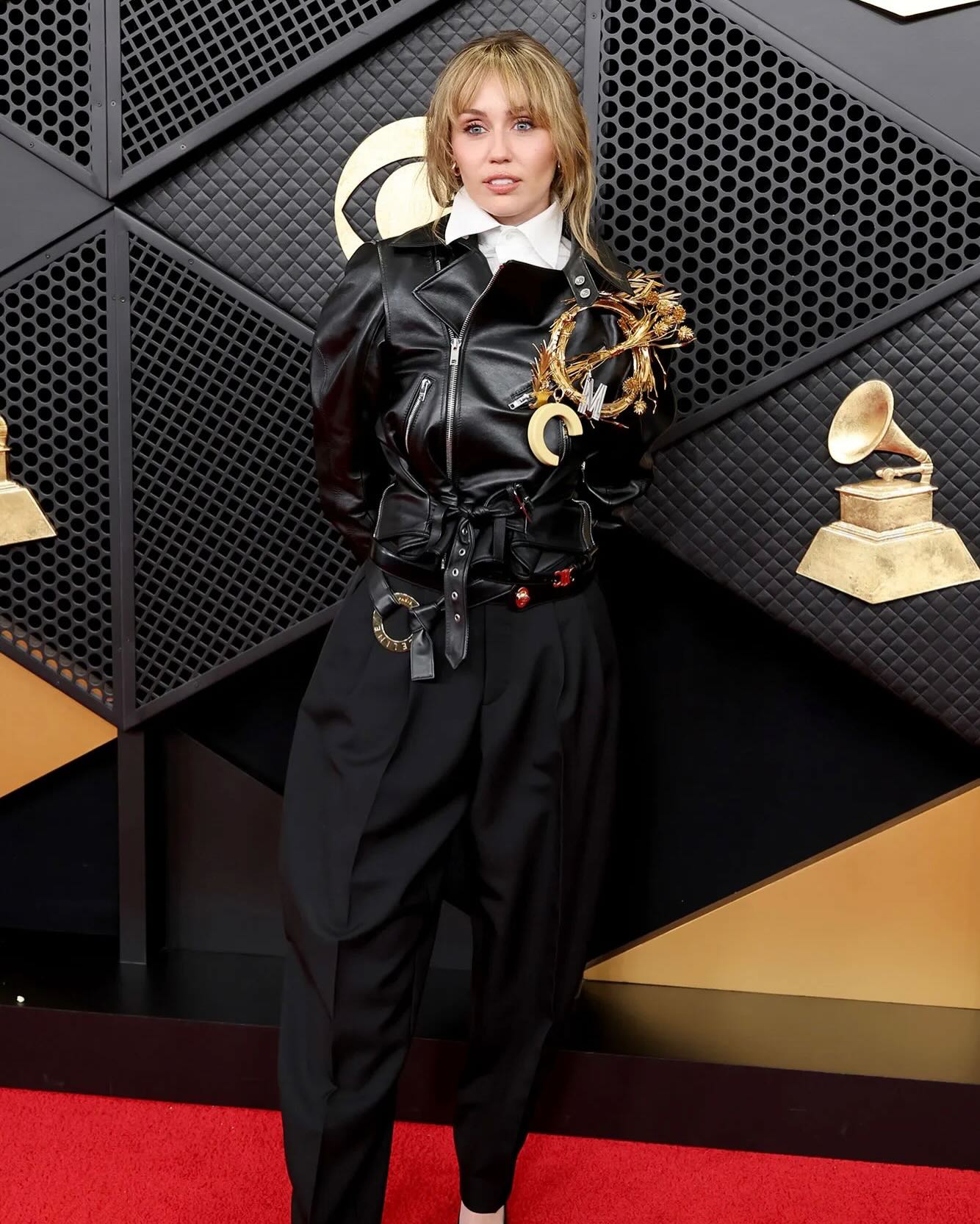 Фея Сабрина Карпантер, колдунья Леди Гага и ультра-сексуальная Чаппел Рон: лучшие фото с премии Грэмми