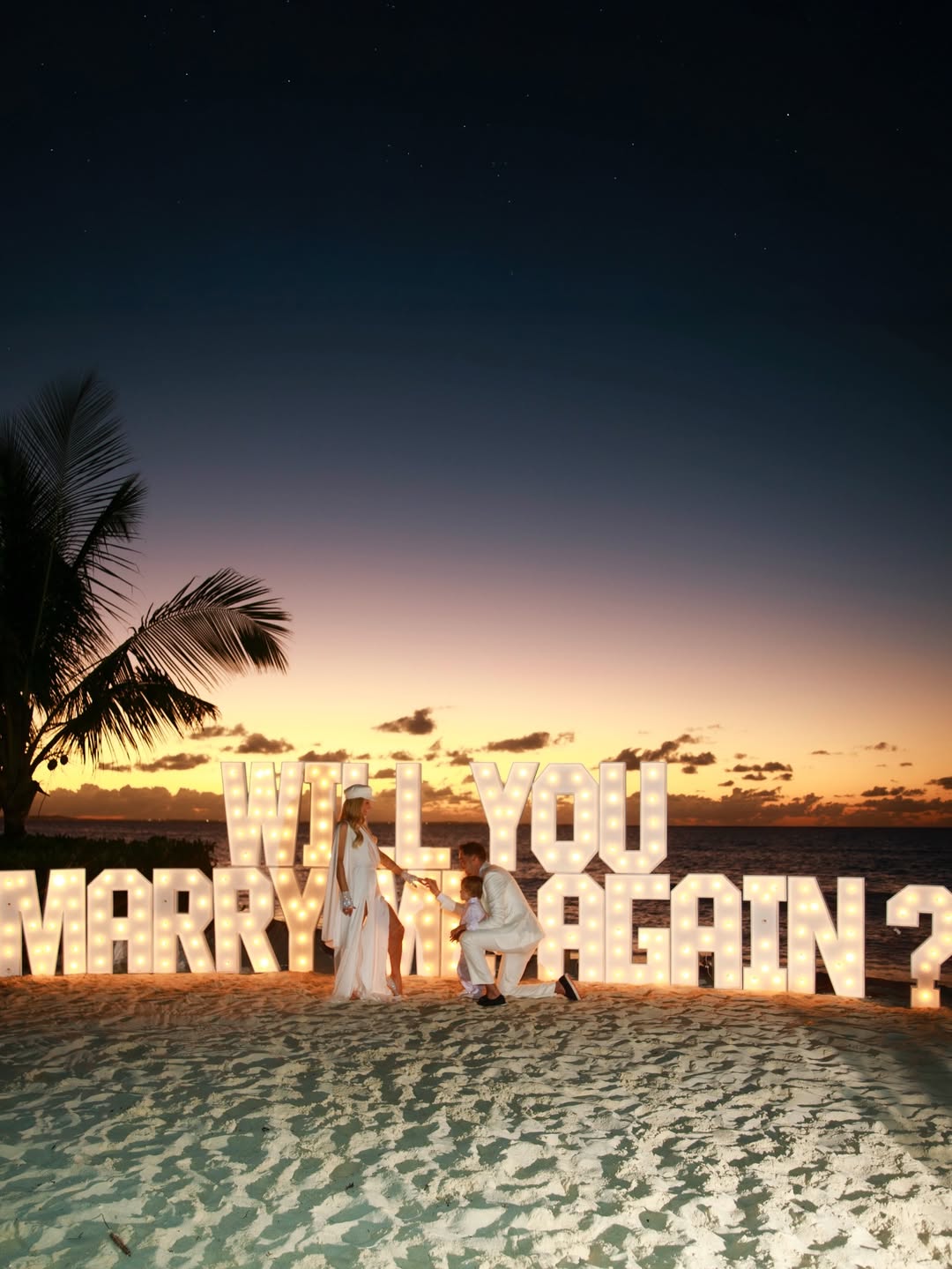 Пэрис Хилтон вновь вышла замуж. Ну, почти