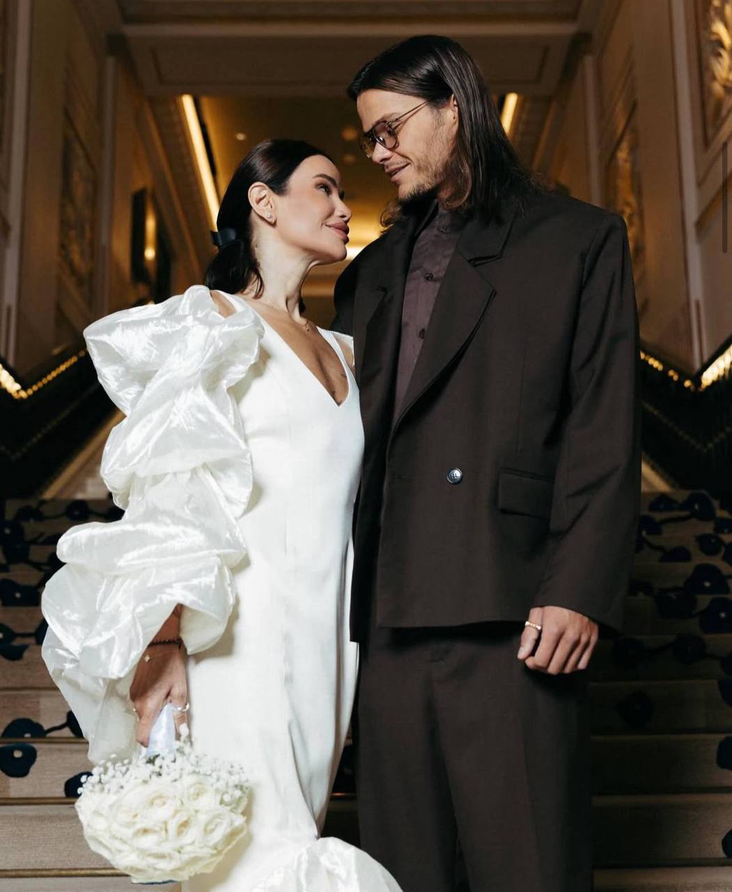 Айза вышла замуж по рекомендации астролога