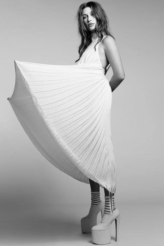 Это разжигает во мне глубокую страсть: Хейли Бибер стала главной героиней австралийского Vogue