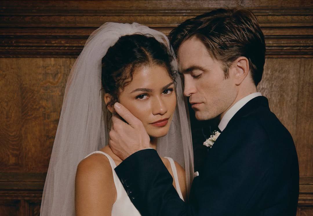 «Что-то старое, что-то новое, что-то взятое взаймы и что-то синее»: промо-тур Зендеи проходит согласно английской поговорке