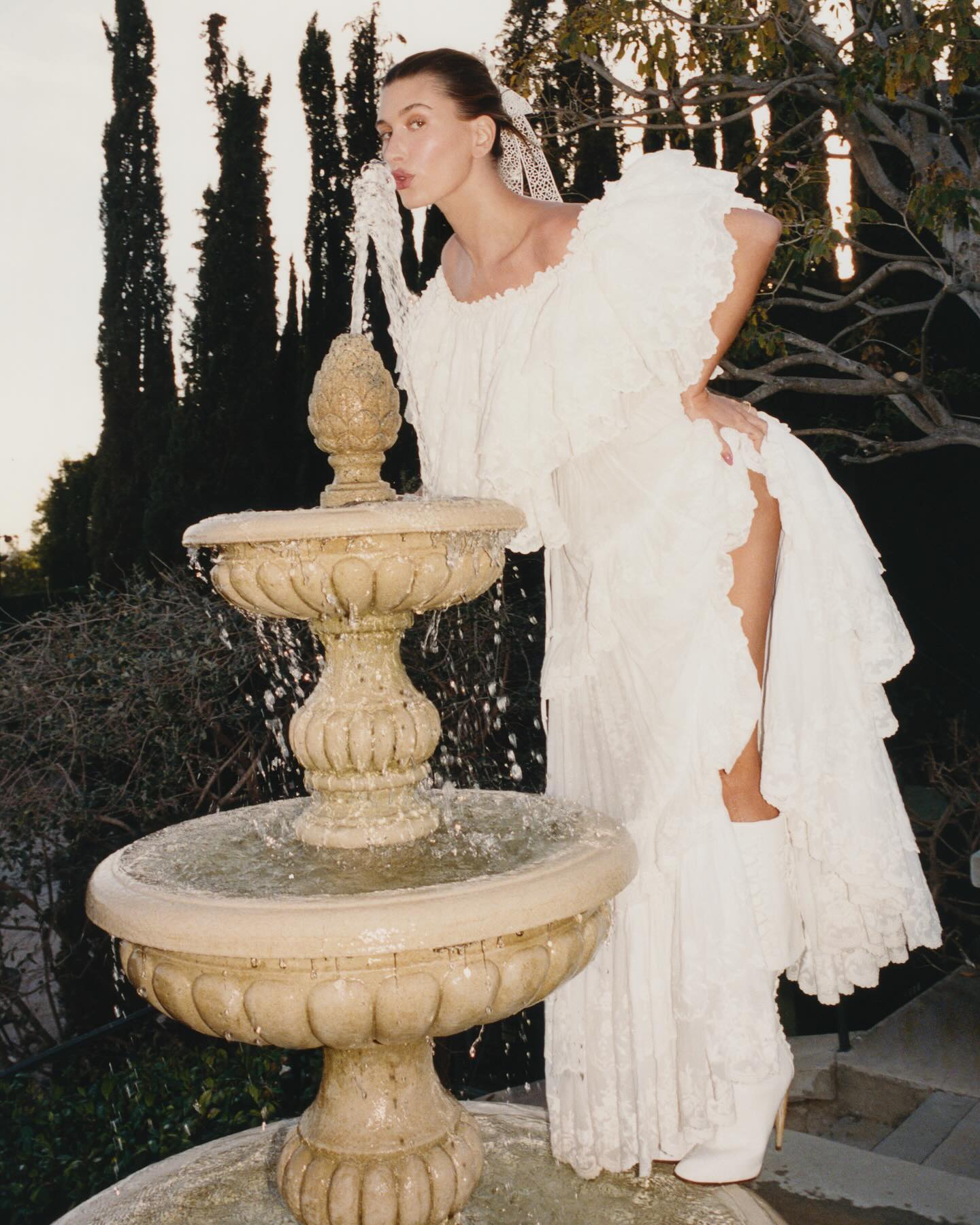 Чтобы попасть на обложку Interview Хейли Бибер пришлось очаровать главного редактора