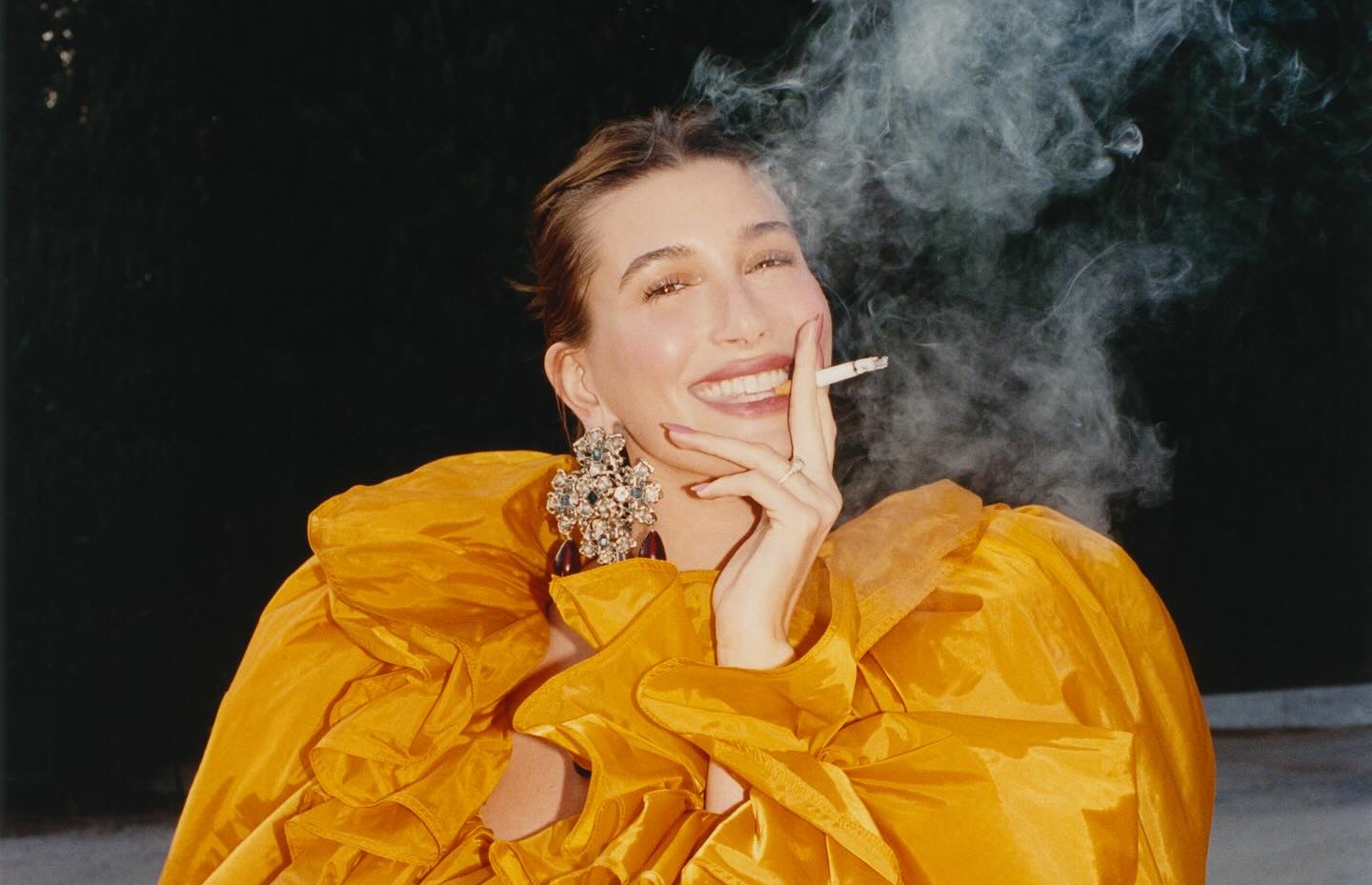 Чтобы попасть на обложку Interview Хейли Бибер пришлось очаровать главного редактора