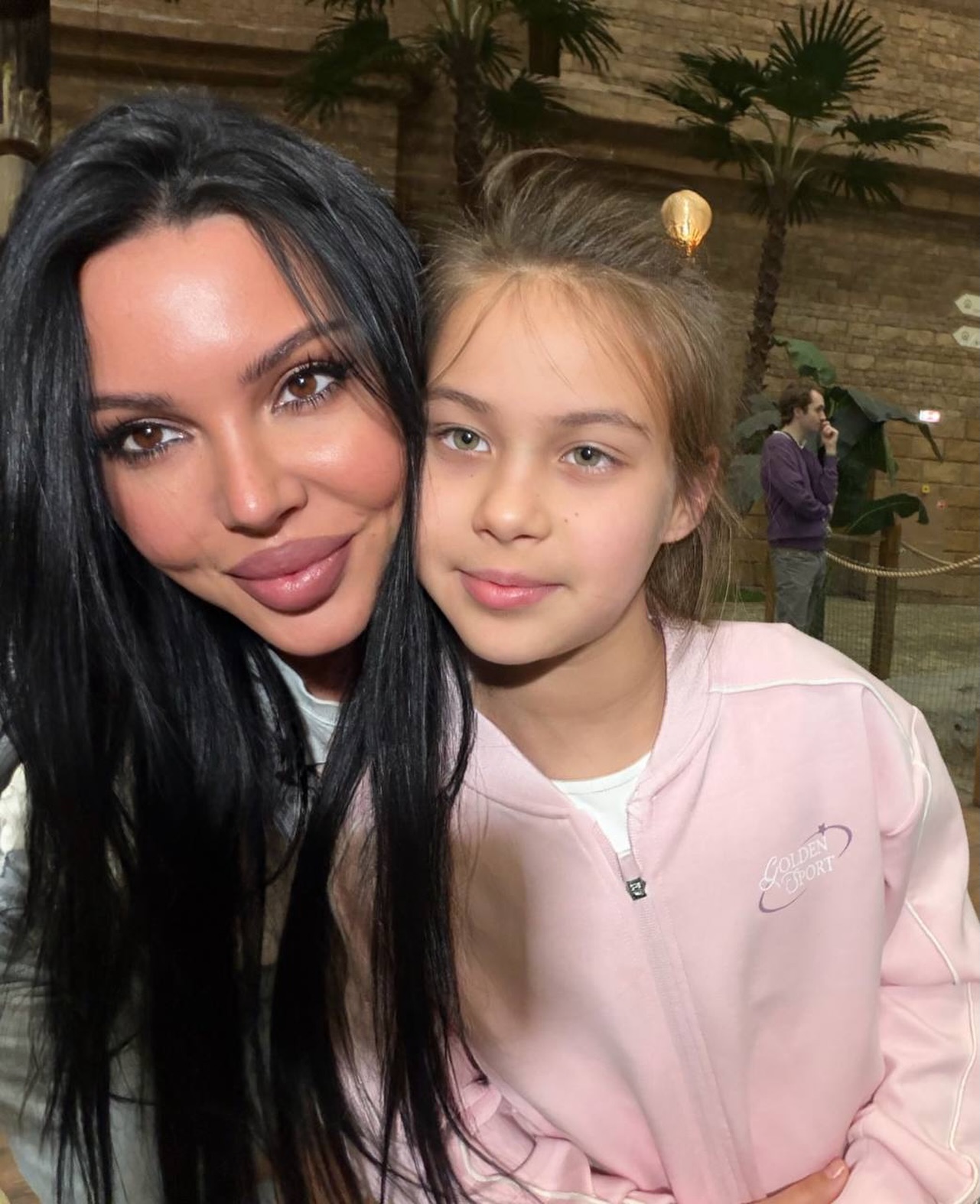 Оксана Самойлова отметила день рождения вместе с Джиганом