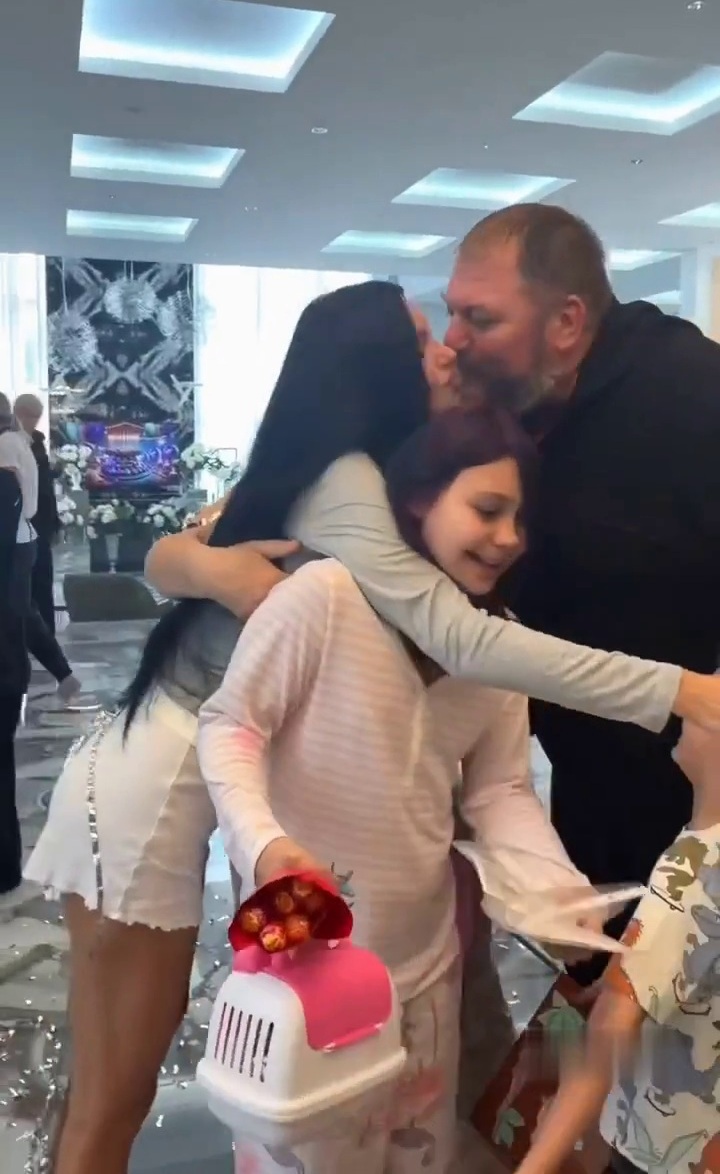 Оксана Самойлова отметила день рождения вместе с Джиганом