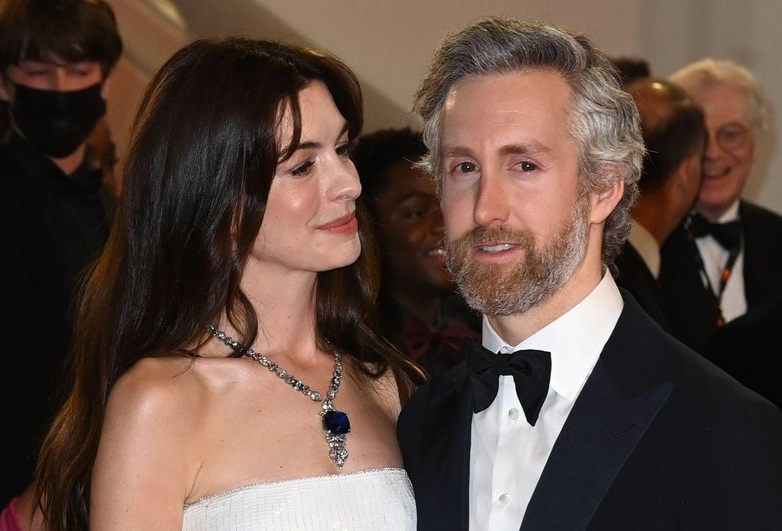 Baby, I’m yours!»: 43-летняя Энн Хэтэуэй станет мамой 